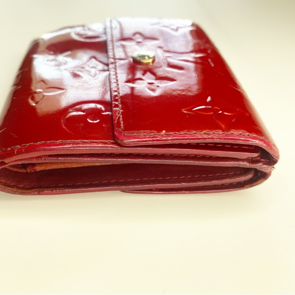 Louis Vuitton Elise Vernis Wallet – Red Patent Monogram - Picture 4 of 16